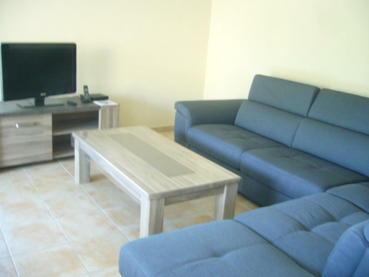 Aux Deux Oliviers Holiday home *